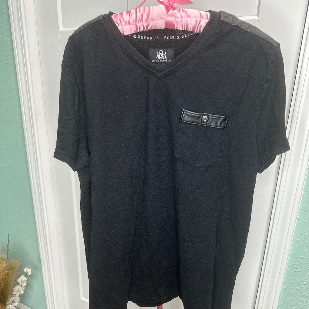 Rock and Republic Black shirt leather shoulder strap Mens Large Y2K vneck